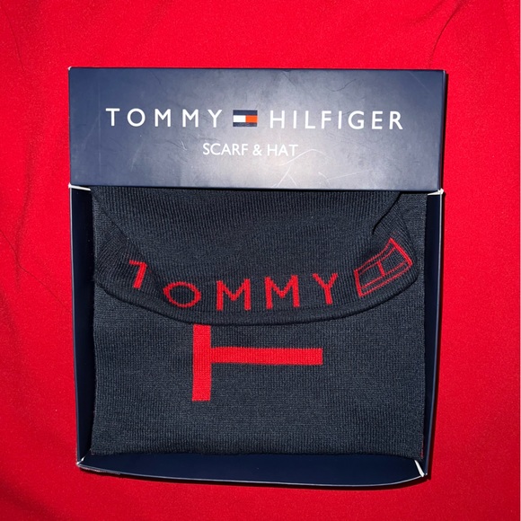 Scarf & Hat Set (NIB) - Picture 1 of 10